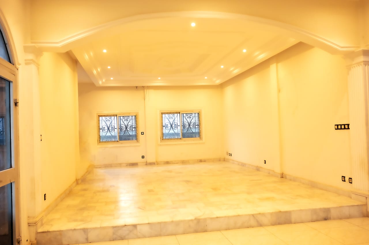 SALON R1.jpg